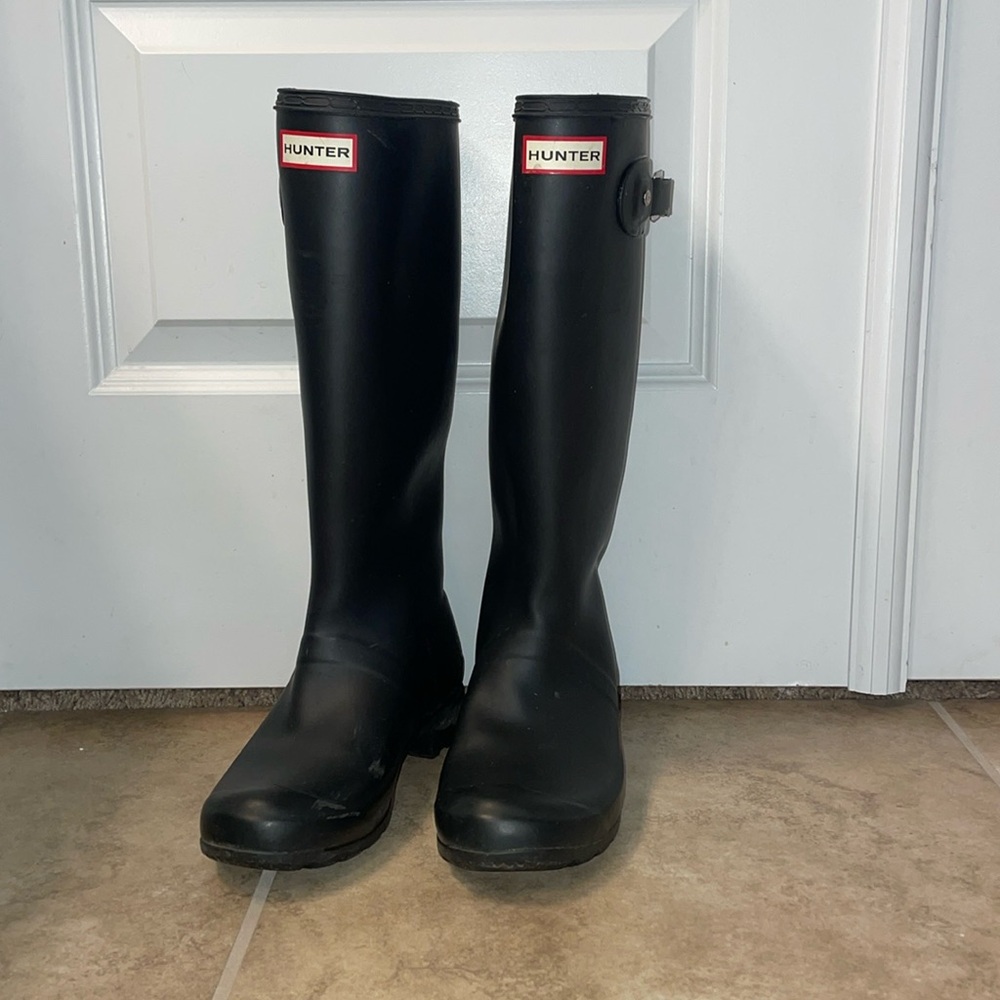 Good condition Black Hunter Tall Black Boots Sz 7